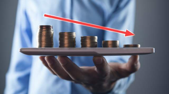 前三季度净利降超30%,销售费用率上升,敷尔佳面临增长困境__前三季度净利降超30%,销售费用率上升,敷尔佳面临增长困境