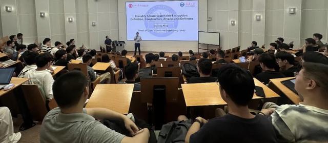 留学的变化英语作文__留学生变化