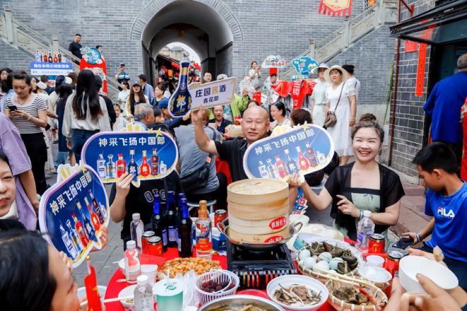 郎酒在地化组合拳：品牌+用户 点燃市场情绪爆点__郎酒在地化组合拳：品牌+用户 点燃市场情绪爆点