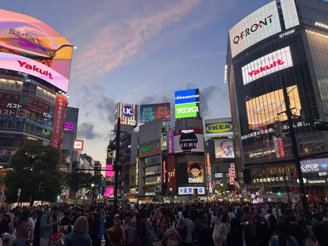 “五一”假期首日：文旅市场火热，演出活动井喷，电影票房破亿