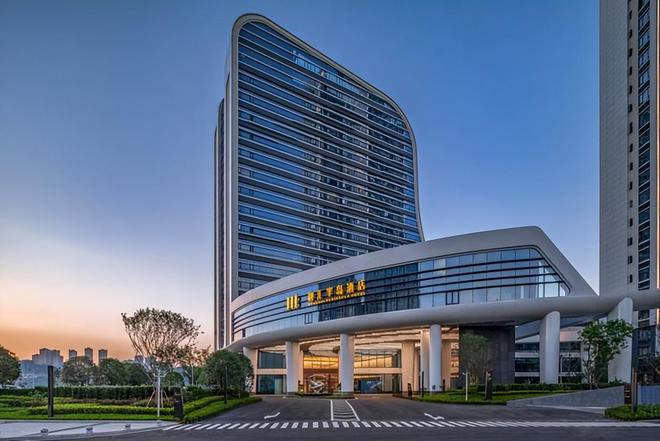 重庆融汇半岛酒店：滨江景区里解锁江景旅居与梦幻婚礼新体验