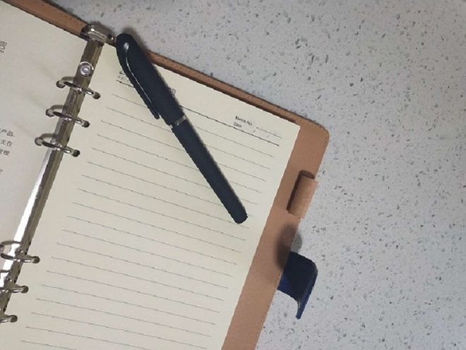 _股民索赔律师费收费_300090股民起诉索赔