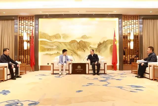 _我要看省委书记_省委书记气场