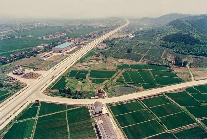 _中国“最”牛县级市：跑出34家上市公司，经济增长1125倍！_中国“最”牛县级市：跑出34家上市公司，经济增长1125倍！