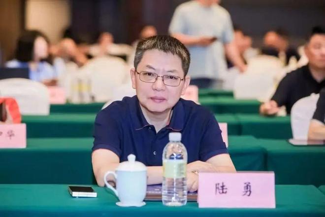 _世名科技董事长陆勇解除留置变更为责令候查_世名科技董事长陆勇解除留置变更为责令候查