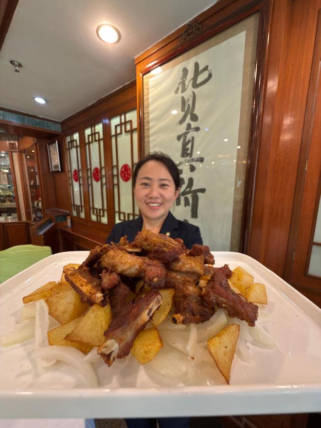 _“双节”点燃“舌尖经济”：老字号上新、婚庆聚餐热_“双节”点燃“舌尖经济”：老字号上新、婚庆聚餐热