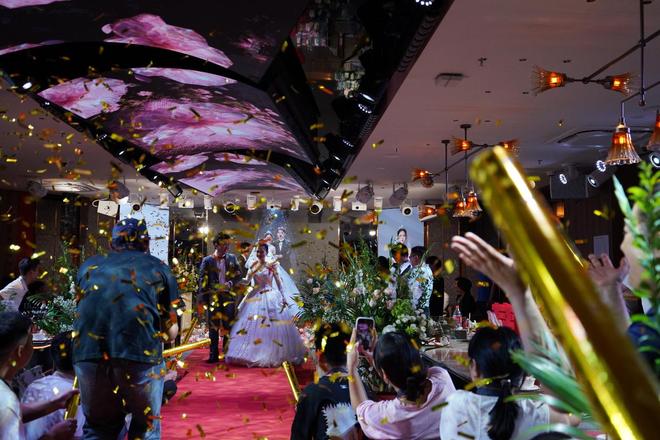 “双节”点燃“舌尖经济”：老字号上新、婚庆聚餐热_“双节”点燃“舌尖经济”：老字号上新、婚庆聚餐热_
