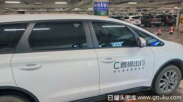 无证上岗违法吗__无证上岗港操赴出行司机违法吗