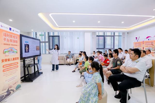 滴滴新品发布会__王宝强携妻亮相记者会