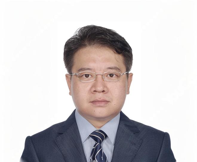 订单狂飙，概念股飞涨！人形机器人真要爆发？闫维新：规模落地任重道远__订单狂飙，概念股飞涨！人形机器人真要爆发？闫维新：规模落地任重道远