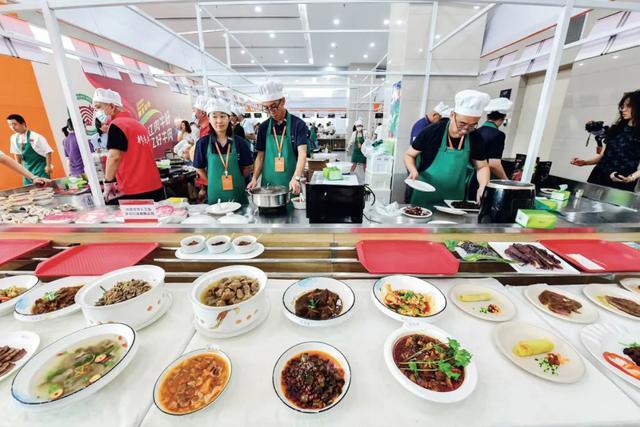 京城18号餐厅糊涂菜__什么餐厅是菜用滑梯自己下来的