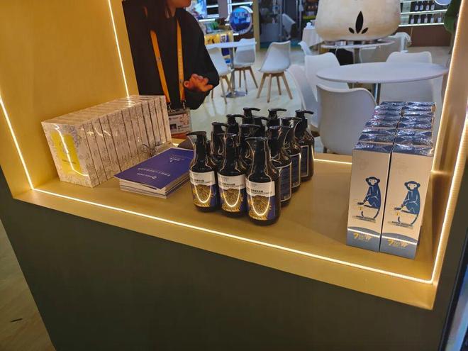 聚焦进博|在交流与交友中觅商机__聚焦进博|在交流与交友中觅商机