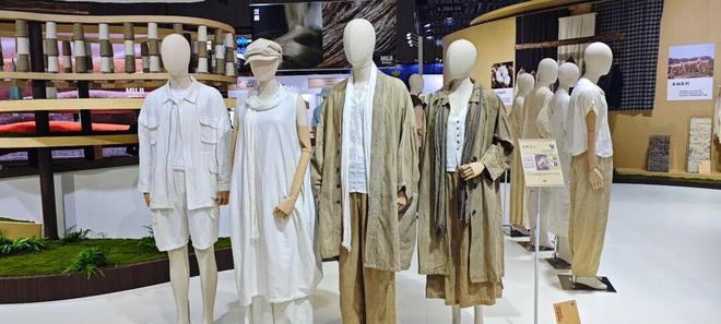 聚焦进博|在交流与交友中觅商机__聚焦进博|在交流与交友中觅商机