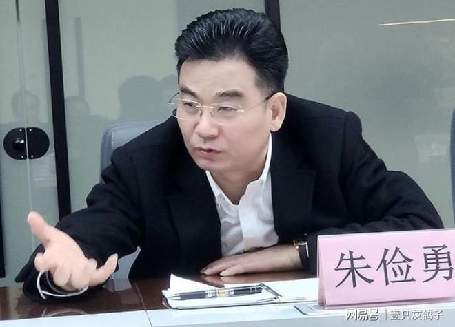 _屠夫杀一头猪赚多少钱_农村屠夫杀猪售卖可以吗