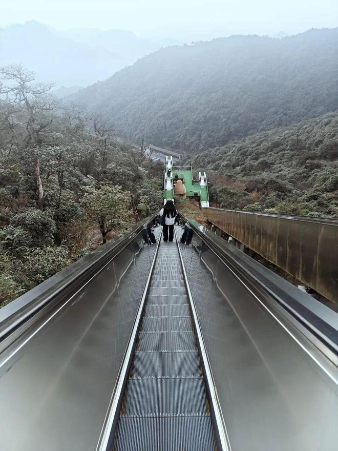 _湘南这座偏远大山,为何成了韩国人的“新宠”?_湘南这座偏远大山,为何成了韩国人的“新宠”?