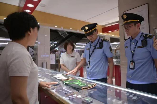 胖东来：你说我黑心，我现在把心掏出来了__胖东来：你说我黑心，我现在把心掏出来了