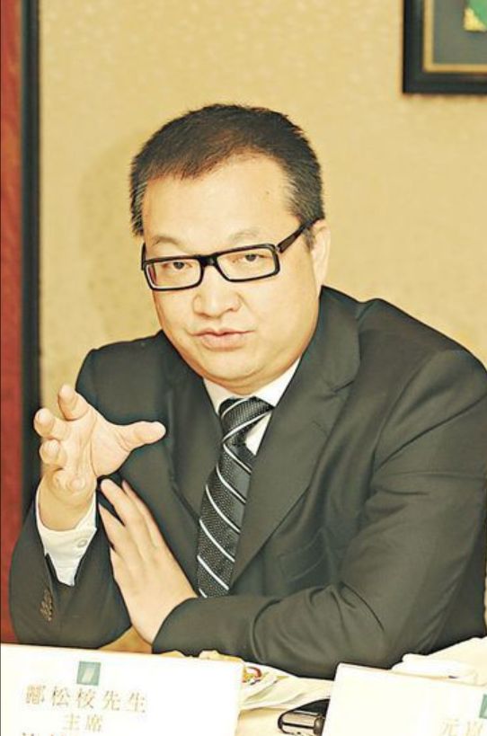 廉政公署通缉14年，59岁地产大佬投案自首！曾被指“买凶杀人抛尸”__廉政公署通缉14年，59岁地产大佬投案自首！曾被指“买凶杀人抛尸”