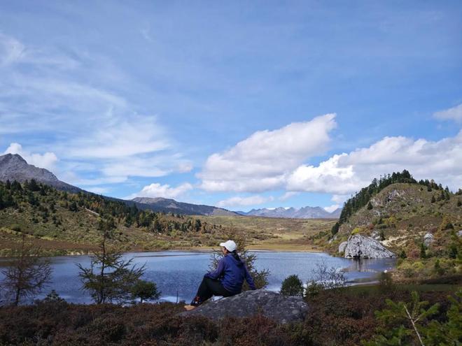 _去斗篷山景区路怎么样_人应该趁着年轻去流浪