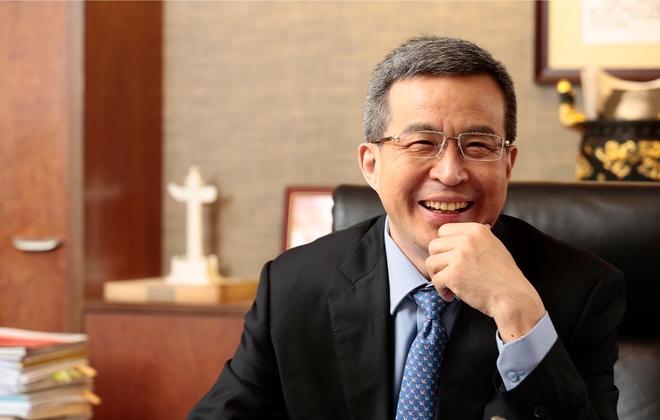 齐鲁股权董事_巴菲特的妻子为什么走_