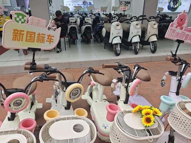 旧国标“小电驴”正式禁售，新车型普遍涨价300元，市场现旧国标“0公里二手车”