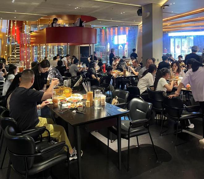 文旅“流量”变“增量” 五一餐饮市场活力旺