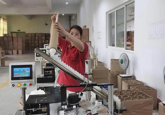 羽毛球价格疯涨，安徽小城的百亿生意藏不住了_羽毛球价格疯涨，安徽小城的百亿生意藏不住了_