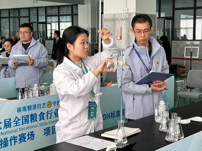 记者实探:大国粮仓“守门员”的“毫厘之争”__记者实探:大国粮仓“守门员”的“毫厘之争”