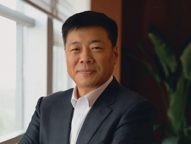 _年度25位企业家告诉你:AI时代最重要的资产是……|封面故事_年度25位企业家告诉你:AI时代最重要的资产是……|封面故事