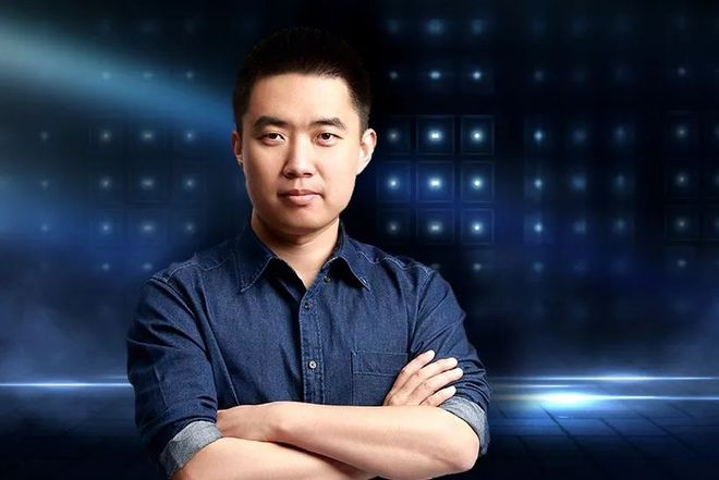 汽车业务亏损，李想造AI眼镜能拯救腰斩的股价吗？