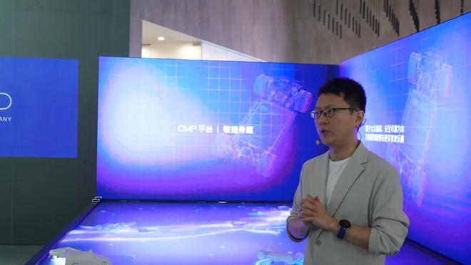 聚焦进博|以进博为平台,全球汽车大秀中国“朋友圈”__聚焦进博|以进博为平台,全球汽车大秀中国“朋友圈”