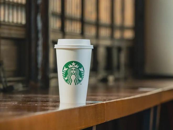 被瑞幸冲击，星巴克撑不下去了……