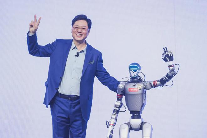 联想用AI，撕开港股科技股的“估值裂缝”