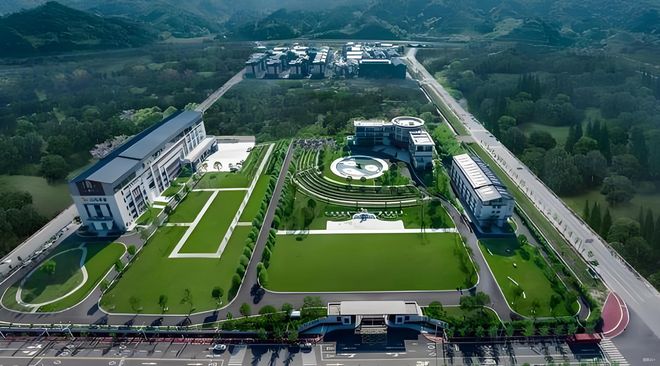 时尚如何成为经典_时尚经典的诞生_