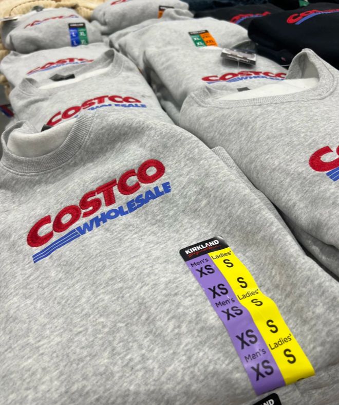 超市羽绒服陈列图片__超市能过冬拿捏产羽绒服吗