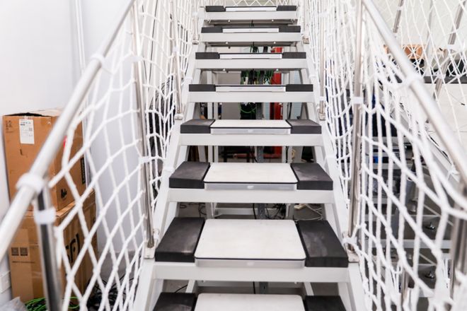 南京地下影棚藏_南京握紧双手环保科技_