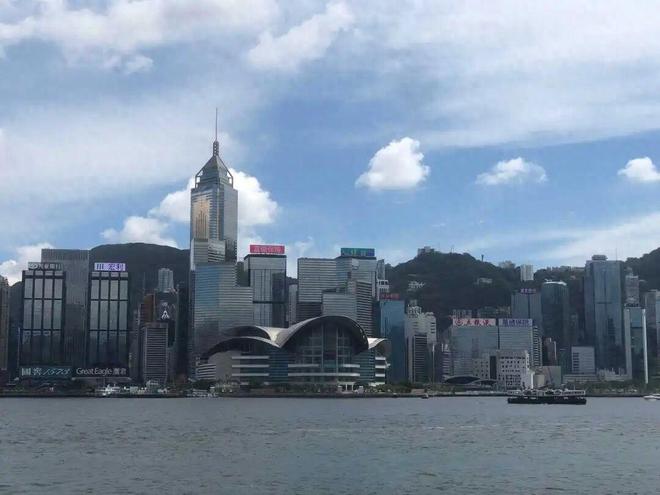 交银系险企双轨困局：业绩波动与监管罚单背后的战略迷思