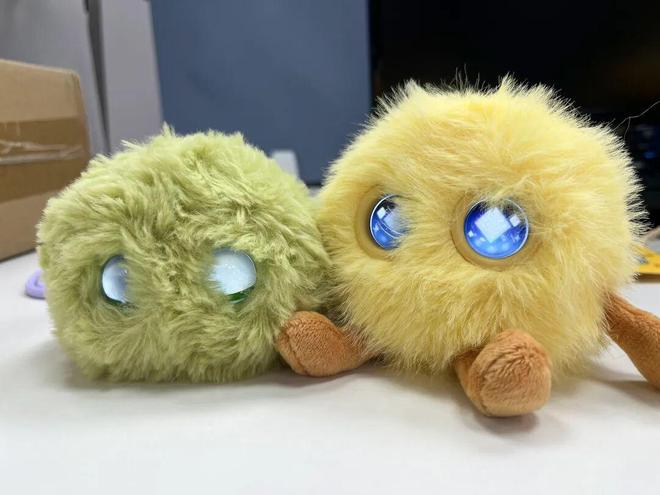 花399买华为AI玩具们陪聊结果比养娃还累,被华强北吐槽“太Low”但专供小红书女孩?_花399买华为AI玩具们陪聊结果比养娃还累,被华强北吐槽“太Low”但专供小红书女孩?_