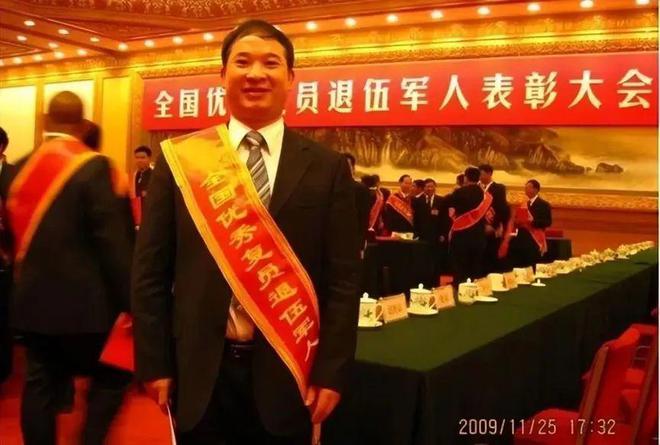 爬虫人统治中国_半壁江同半壁红的含义_