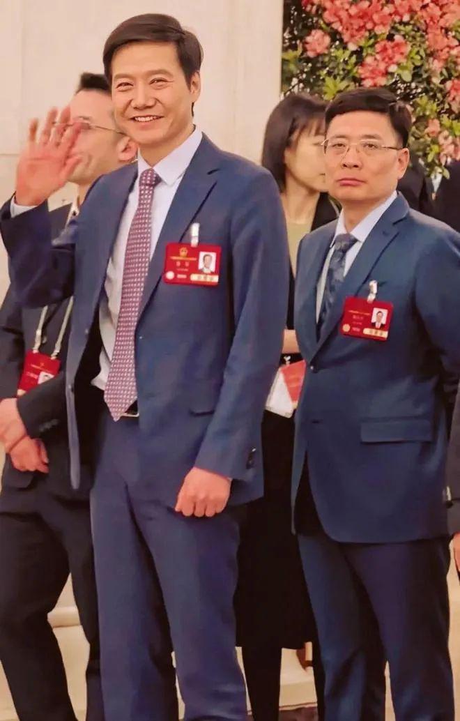 海尔砸冰箱才几个钱网易__海尔砸冰箱视频