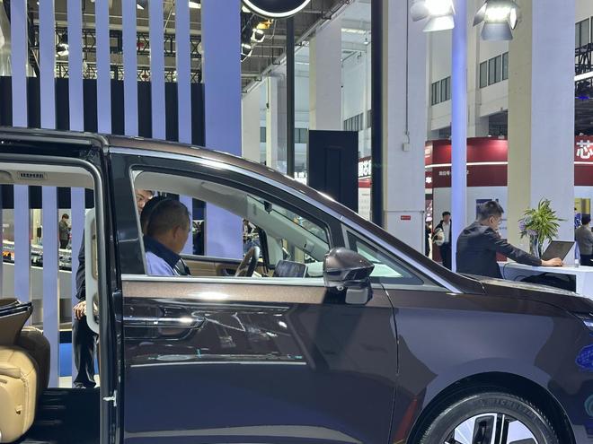 政策与市场共促格局演变 10月汽车产销创新高