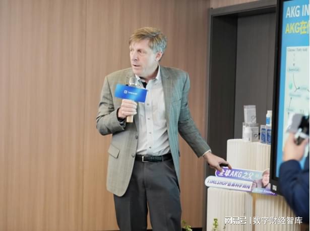 一只Labubu拍出108万，美国人凌晨排队抢，背后的河南人赚麻了_一只Labubu拍出108万，美国人凌晨排队抢，背后的河南人赚麻了_