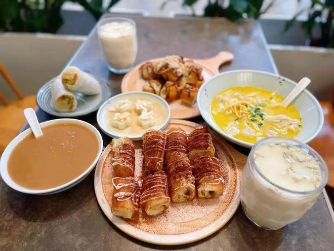 餐饮“白月光们”再开张，排队的人却没了？_餐饮“白月光们”再开张，排队的人却没了？_