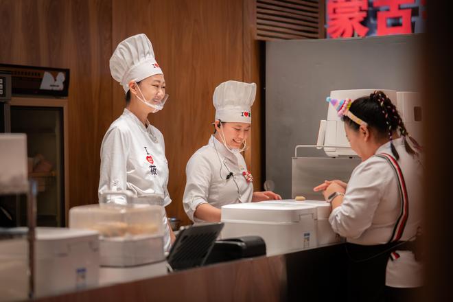 闭麦、降价、换血,西贝“上岸”背后的面子与里子__闭麦、降价、换血,西贝“上岸”背后的面子与里子