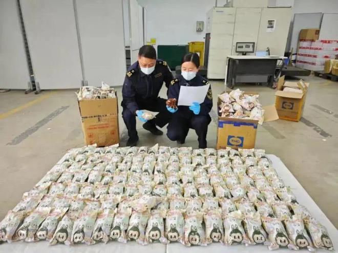 泡泡玛特弄脏了怎么擦干净__泡泡玛特有划痕算瑕疵吗