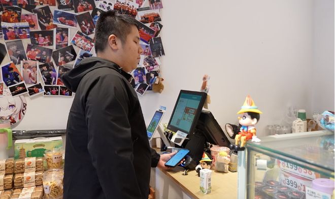 蚂蚁大规模迁徙会发生什么__自终止跃迁