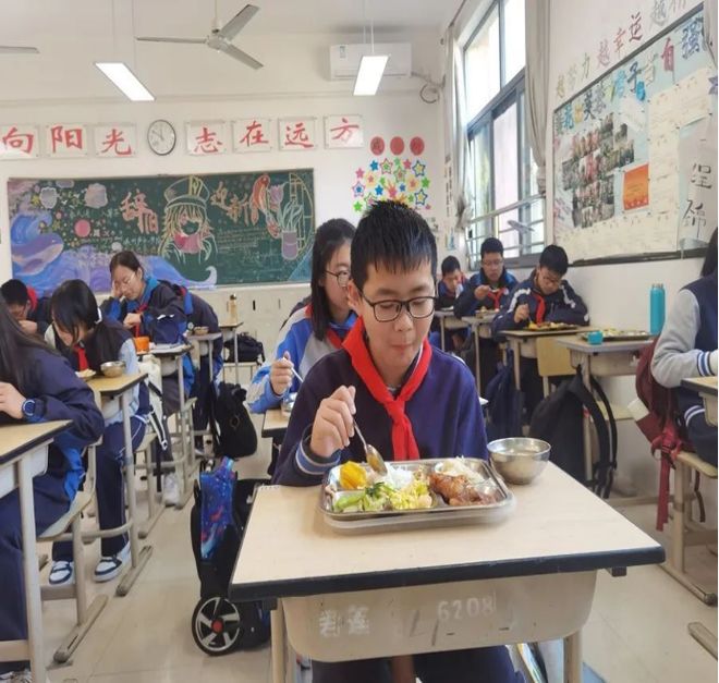 借东风的到底是谁__借东风视频