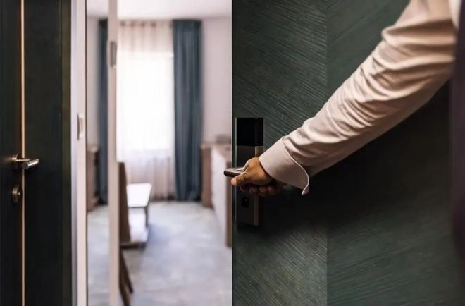 _从中产抢着打卡,到集体甩卖倒闭:疯狂扩张的五星级酒店,为何突然崩了?_从中产抢着打卡,到集体甩卖倒闭:疯狂扩张的五星级酒店,为何突然崩了?