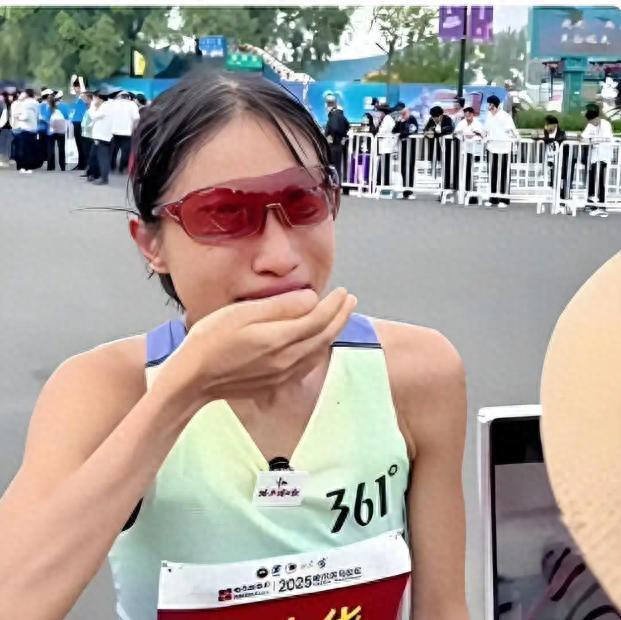 _白岩松同款眼镜框_白岩松戴的什么眼镜