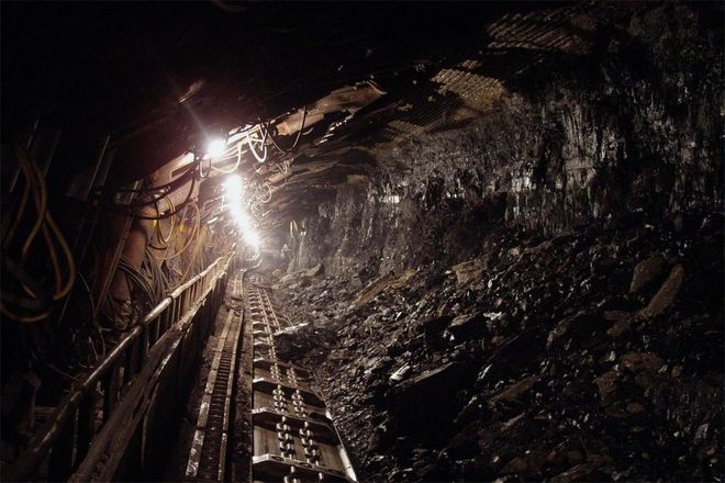 _他在福建小县城，拼成8000亿的世界金王_他在福建小县城，拼成8000亿的世界金王