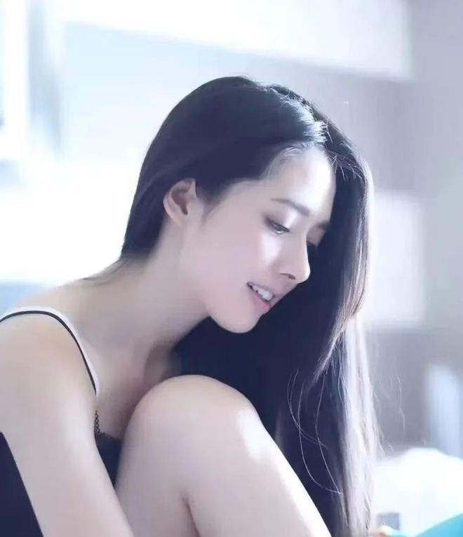 向家钱“只给看不给花”，老公“强捧不红”，她嫁豪门赌输了？__向家钱“只给看不给花”，老公“强捧不红”，她嫁豪门赌输了？